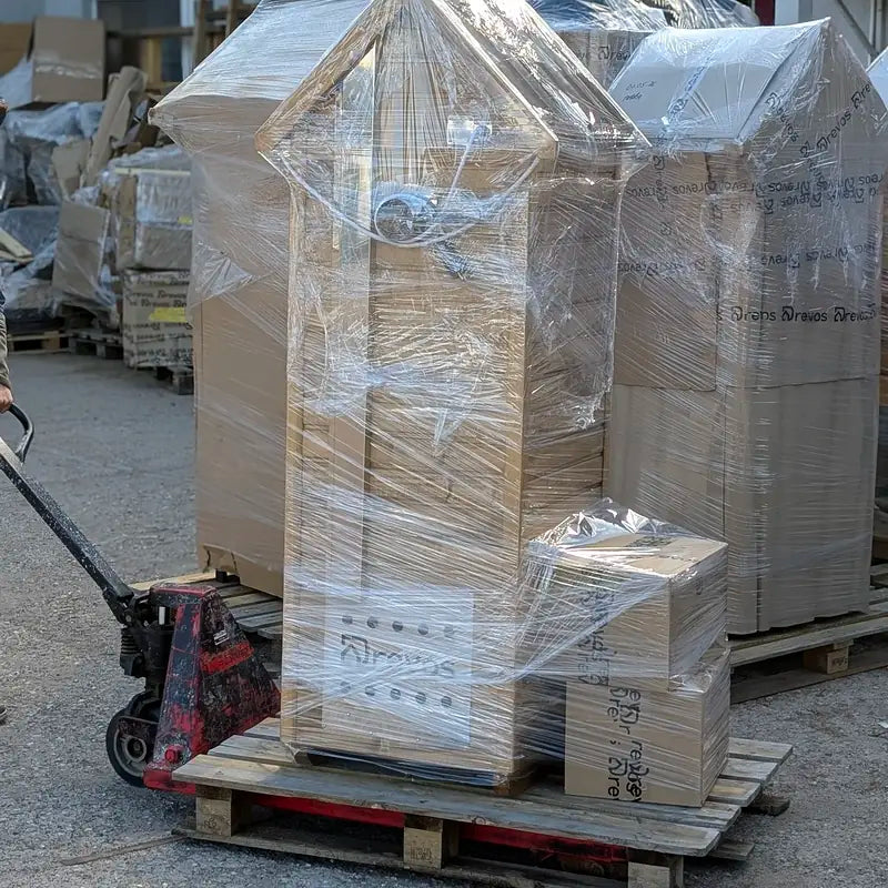Verpackte Paletten bereit zur Abholung